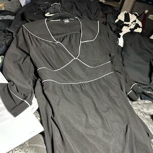 BCBG maxazira medium black with white